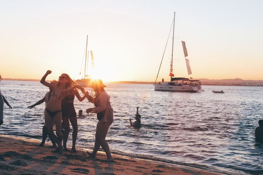 Boat in Algarve - Luxury Catamaran - Portimão - Who should book this catamaran