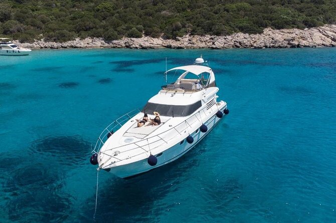 Bodrum Private Motor-Yacht Sunset Tour With Dinner For 3 Hour - Crew service and the overall tone