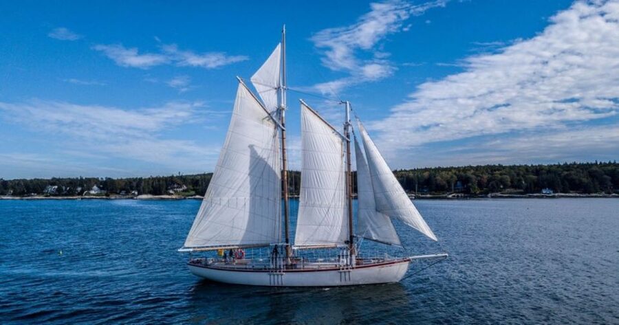 Boothbay Harbor: Schooner Apple Jack Sunset Sailing Cruise - Burnt Island Light and the Harbor’s Working Coast