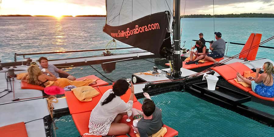 Bora Bora: Sunset Catamaran Cruise with Snacks and Drinks - Key points at a glance