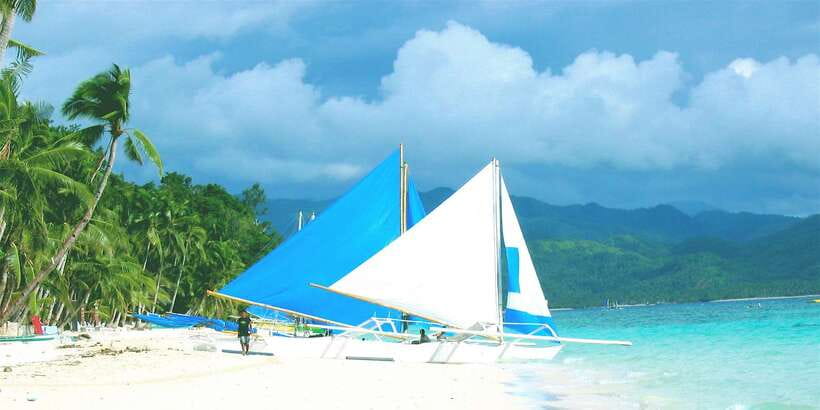 Boracay: Private Traditional Bamboo Boat Sailing Tour - What to bring, and what to leave behind