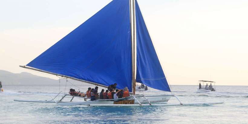 Boracay: Private Traditional Bamboo Boat Sailing Tour - Who will enjoy this most