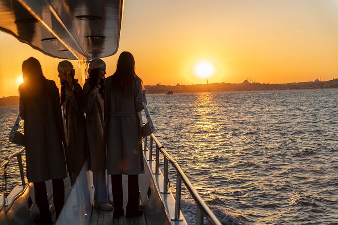 Bosphorus Sunset Cruise on Luxury Yacht with Transfers - Why sunset is the right time on the Bosphorus