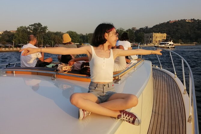 Bosphorus Sunset Cruise on Luxury Yacht with Transfers - What the yacht experience is like
