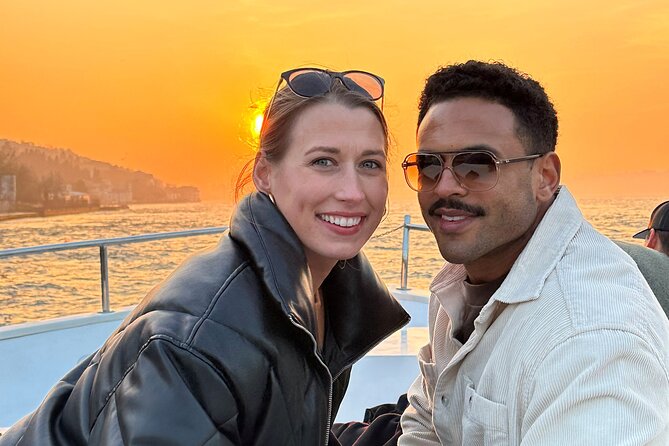 Bosphorus Sunset Cruise on Luxury Yacht with Transfers - Kuruçeşme, Bebek, and Arnavutköy