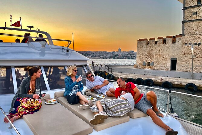 Bosphorus Sunset or Daytime Yacht Cruise with Snacks & Live Guide - What is actually served on board