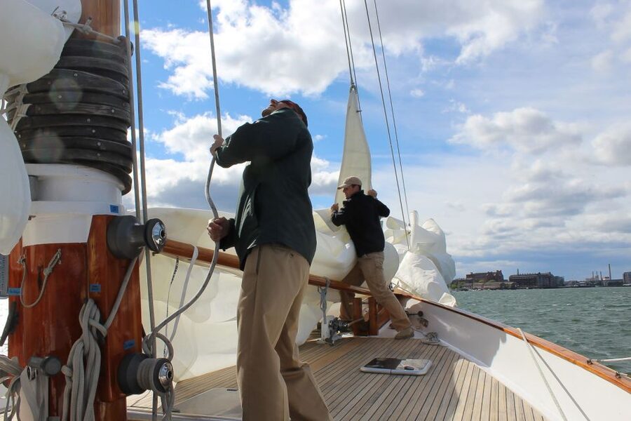 Boston: Harbor Champagne Sunset Sail from Rowes Wharf - How the $82 price measures up