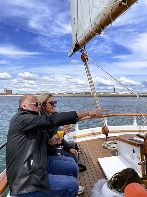 Boston: Sunday Pastry & Prosecco Sail on Boston Harbor - Boston Harbor views without a stop