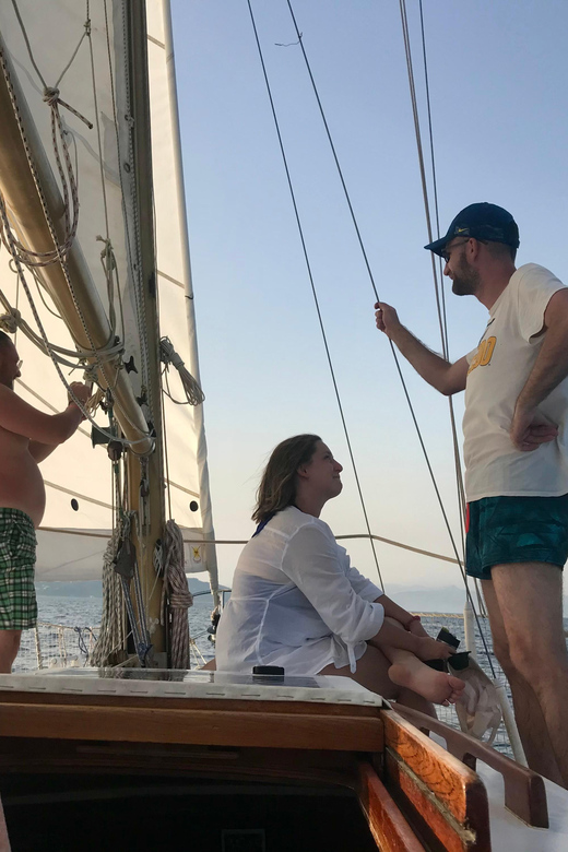 Bretagne Brest : Private Sailing charter Mer d’Iroise - Fishing, snorkeling, and life at sea