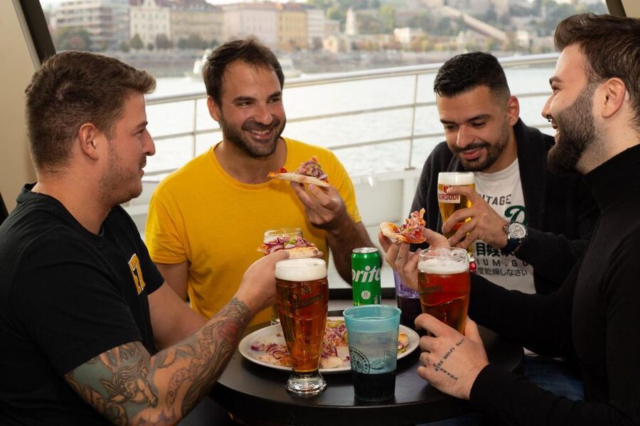 Budapest: Catamaran Pizza Cruise - Choosing the right departure time