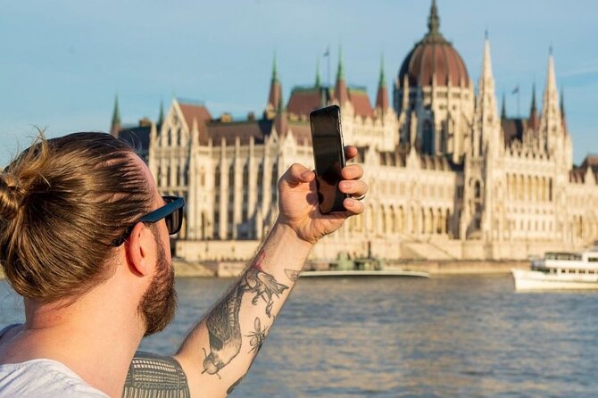 Budapest Sip and Sail Danube Cruise with Unlimited Prosecco - A first look at Budapest from the river