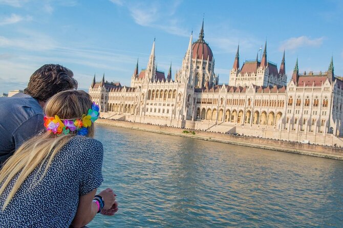 Budapest Sip and Sail Danube Cruise with Unlimited Prosecco - Prosecco, cocktails, and the bar setup