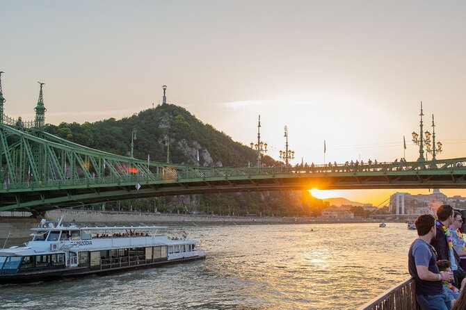 Budapest Sip and Sail Danube Cruise with Unlimited Prosecco - Finding a seat and choosing the best position