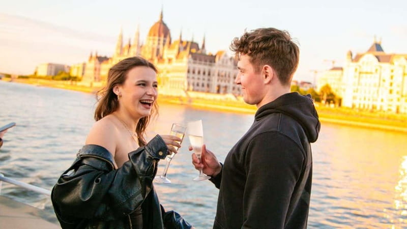 Budapest: Sip and Sail River Cruise with Unlimited Prosecco - Key points to know before booking