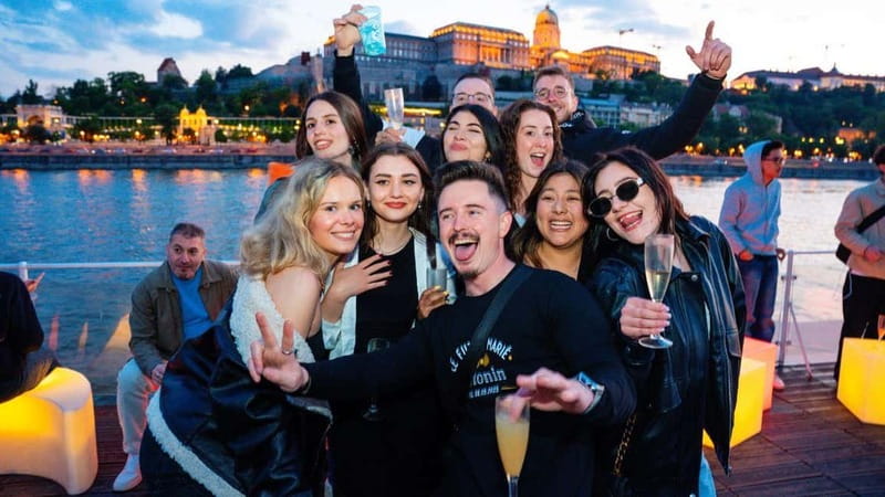 Budapest: Sip and Sail River Cruise with Unlimited Prosecco - What unlimited Prosecco really means onboard