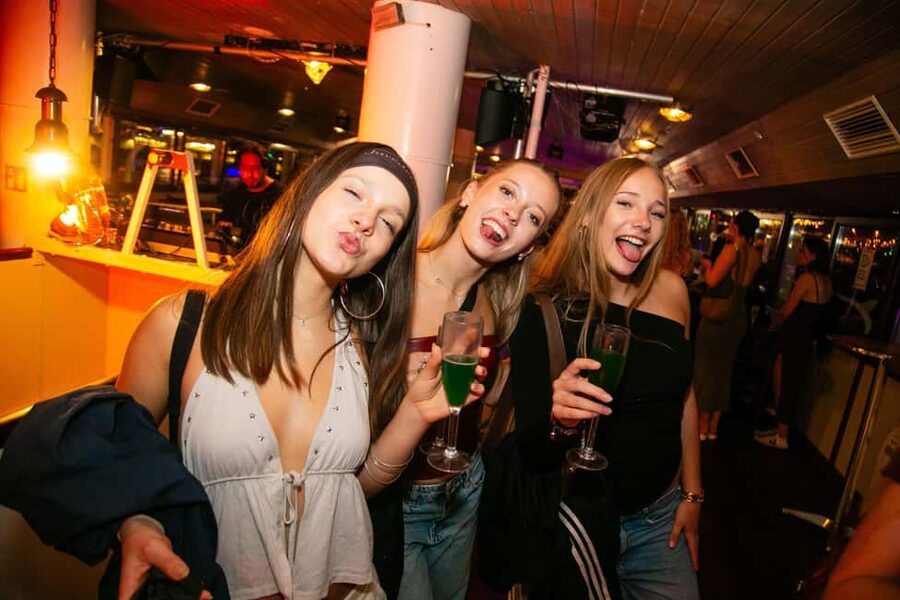 Budapest: Sip & Sail Danube Cruise with Prosecco Cocktails - What kind of Budapest cruise is this?