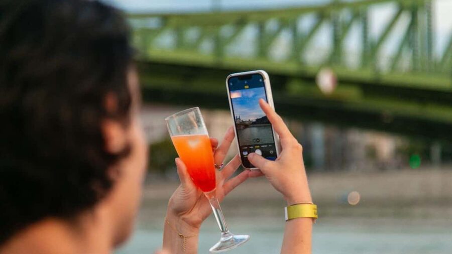 Budapest: Sip & Sail Danube Cruise with Prosecco Cocktails - Elizabeth Bridge, Gellért Hill, and the Citadella