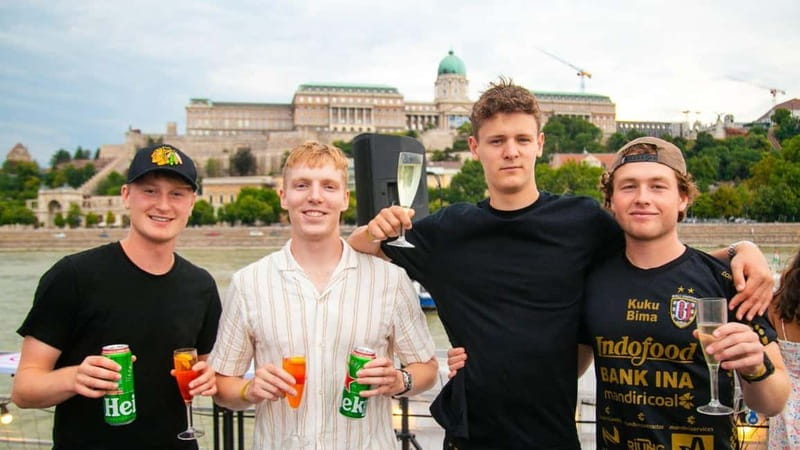 Budapest: Sip & Sail Danube Cruise with Unlimited Beer - Unlimited beer, Prosecco, and the bar setup