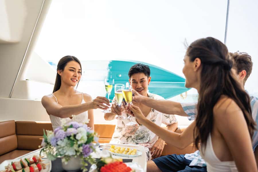 Burj Al Arab: 2-Hour Yacht Tour with BBQ Dinner - Setting out from Dubai Harbour Yacht Club