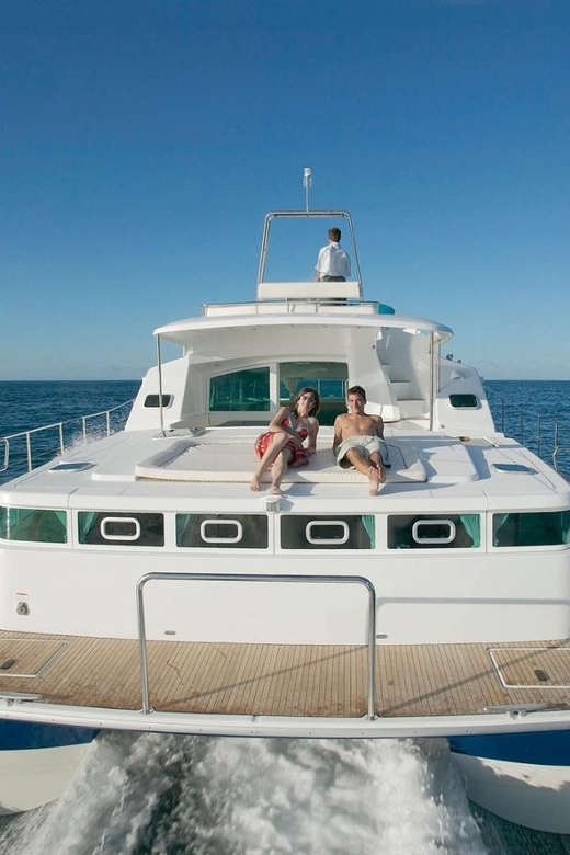 Busan: Group Sightseeing Yacht Cruise with Snacks and Drinks - Should you book YachtHolic?