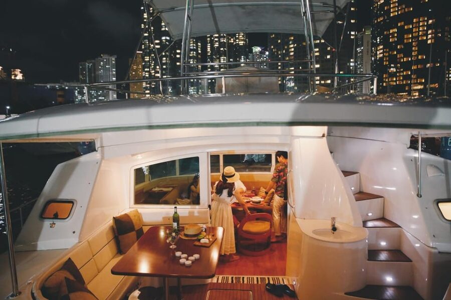 Busan: Group Sightseeing Yacht Cruise with Snacks and Drinks - Choosing the right departure time