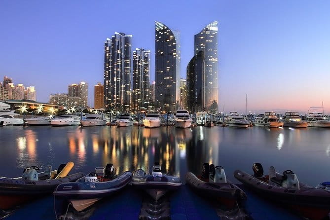Busan Night Food Market with Night View points - Gwangalli Beach and the Diamond Bridge