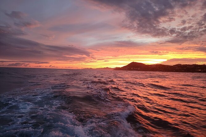Cabo Arch Sunset Yacht Tour - Dinner & Drinks — Up to 18 Guests - The boat, comfort, and physical demands