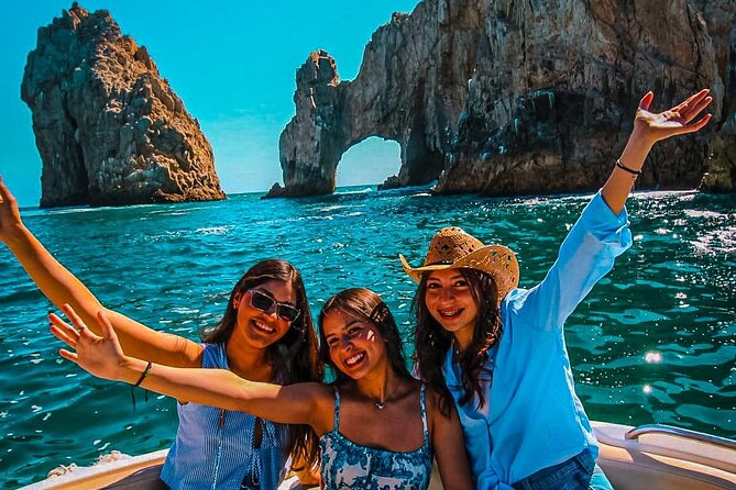 Cabo life Private Yacht in Los Cabos | 10 PAX & 3 HRS - The crew and the feel of the outing