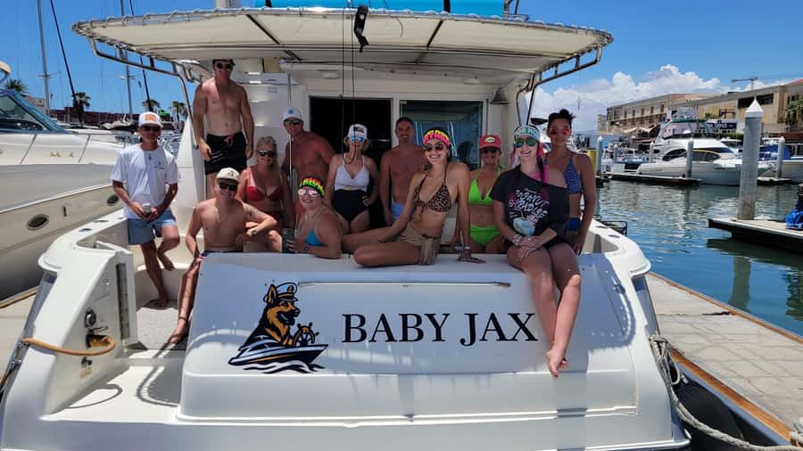 Cabo: Private Yacht Tour, Water Activities, Lunch & Drinks - Cruising to Cabo’s Arch