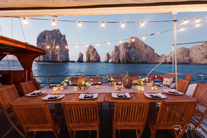 Cabo San Lucas Luxury Sailing Yacht and Dinner with a Chef - The Arch and Lovers Beach from the water