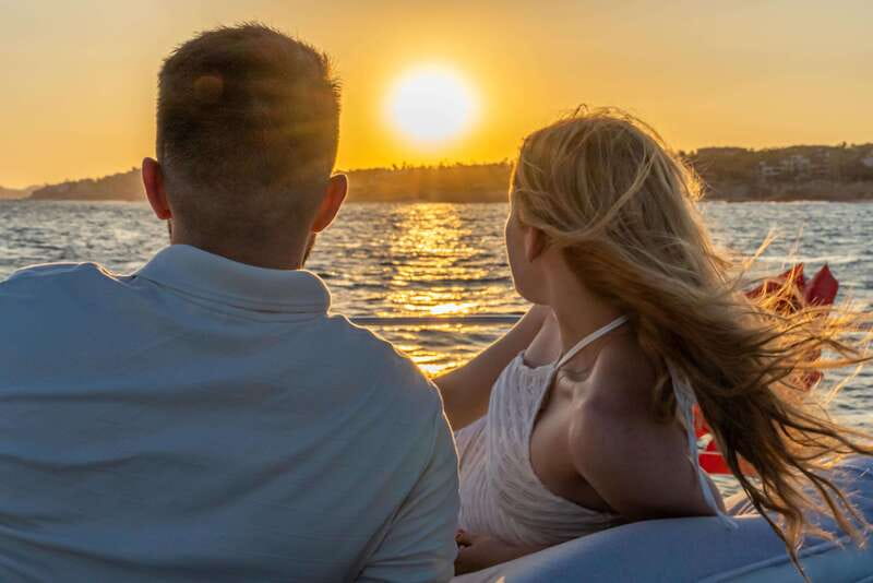 Cabo San Lucas: Luxury Yacht Cruise - A private yacht gives Cabo a different feel