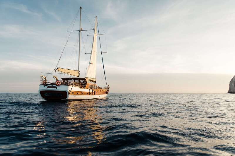 Cabo San Lucas: Sunset Yacht Cruise w/Chef Dinner & Open Bar - Setting sail from Cabo’s marina