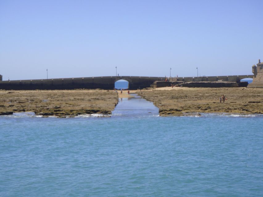 Cádiz: Bay of Cádiz Catamaran Tour with Host - Is $22 a fair price?