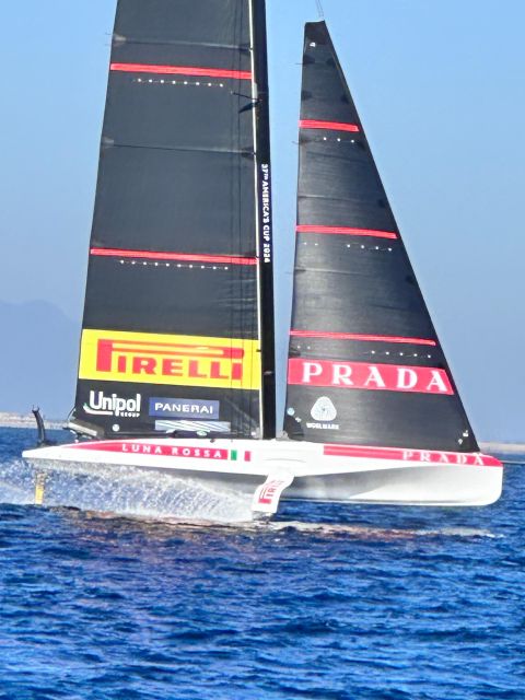 Cagliari: Sailing tour to Devil's Saddle aboard Merak - A simple Sardinian lunch on board