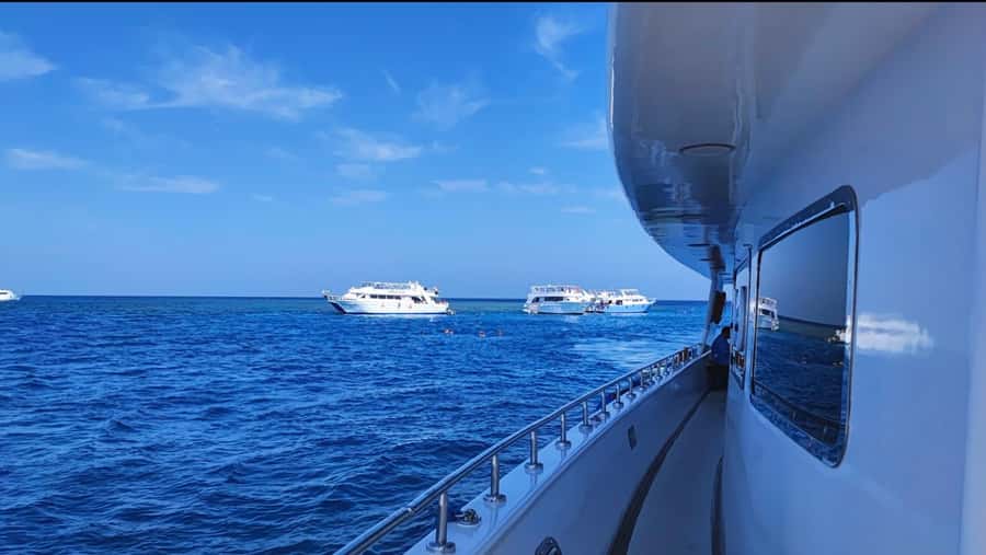 Cairo to Red Sea: VIP Yacht Cruise, Snorkeling & Lunch - Lunch aboard the yacht