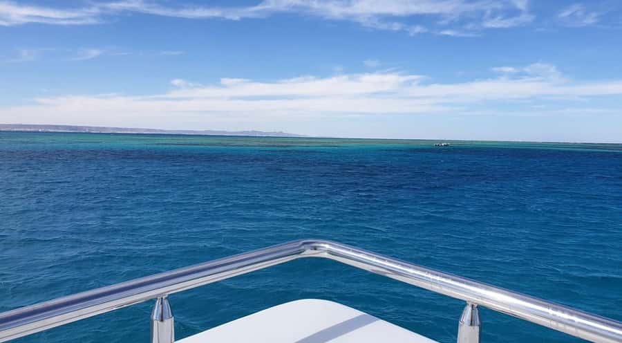 Cairo to Red Sea: VIP Yacht Cruise, Snorkeling & Lunch - Boat comfort, safety, and family appeal