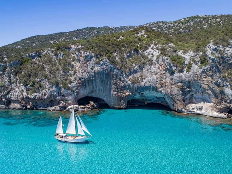 Cala Gonone: Gulf of Orosei Tour with a Vintage Sailing boat - Cala Goloritzè and the natural arch