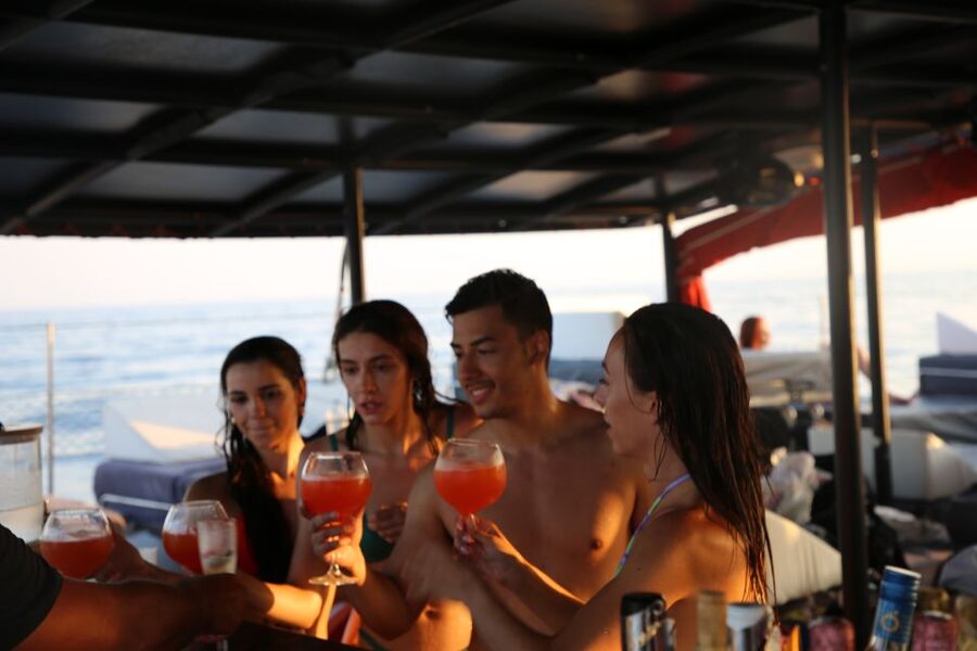 Cambrils: Catamaran Day Cruise with BBQ and Drinks - BBQ lunch, aperitifs, and the drinks menu