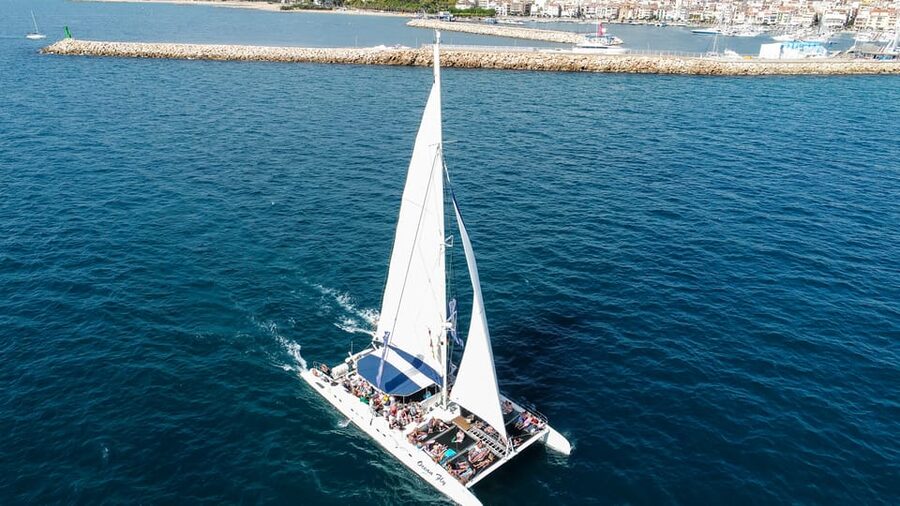 Cambrils: Costa Daurada Sail Catamaran Cruise - The swimming and snorkeling stop