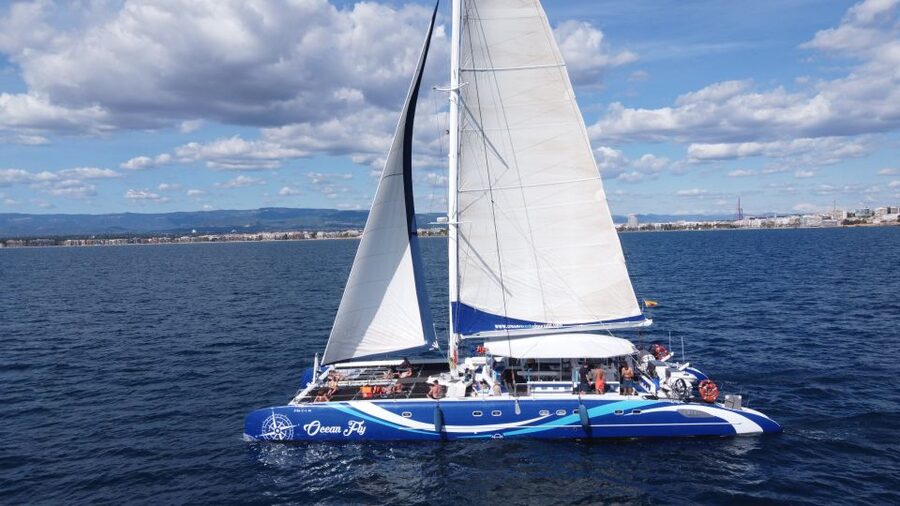 Cambrils: Costa Dorada Catamaran Day Cruise with BBQ Lunch - Setting out from Cambrils on the Ocean Fly