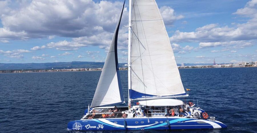 Cambrils: Costa Dorada Catamaran Day Cruise with BBQ Lunch - The swimming stop and snorkeling break