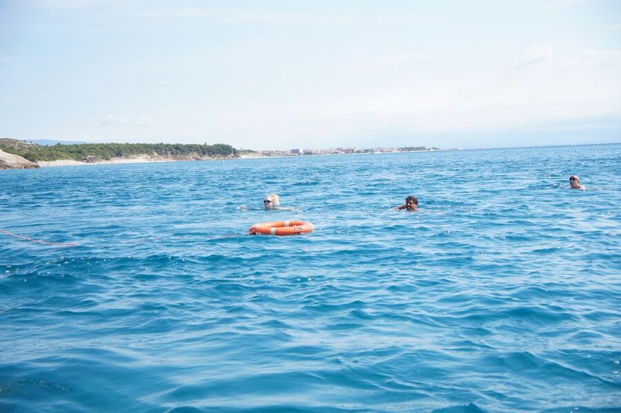Cambrils: Costa Dorada Catamaran Day Cruise with BBQ Lunch - Sailing past the coves of the Costa Dorada