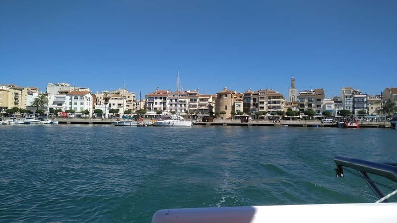 Cambrils/Salou: Coastline Catamaran 2h with drinks, pickup - Should you book the Cambrils catamaran?