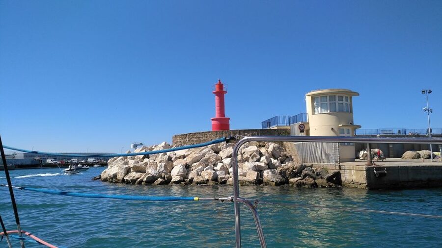 Cambrils/Salou: Coastline Catamaran 2h with drinks, pickup - Practical details that matter on the day
