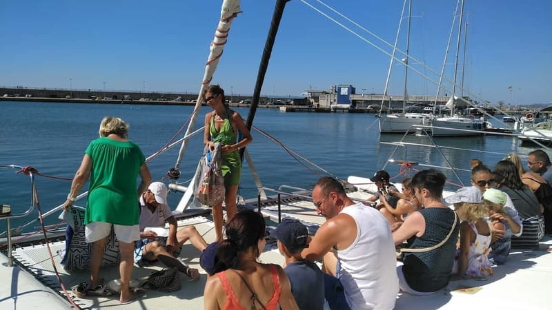 Cambrils/Salou: Coastline Catamaran 2h with drinks, pickup - Forty minutes of Costa Dorada views