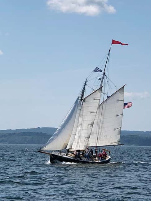 Camden, Maine: Day Sails aboard Schooner Surprise - Picnic, wine, blankets, and the cooler air