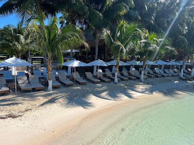 Cancun: Isla Mujeres Catamaran + Coco Bongo Show - Zaza Beach Club lunch and open bar