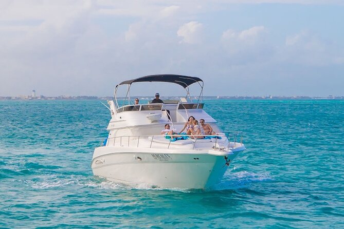 Cancún Yacht Rental SeaRay 46ft 25P13 - Who should book this yacht?