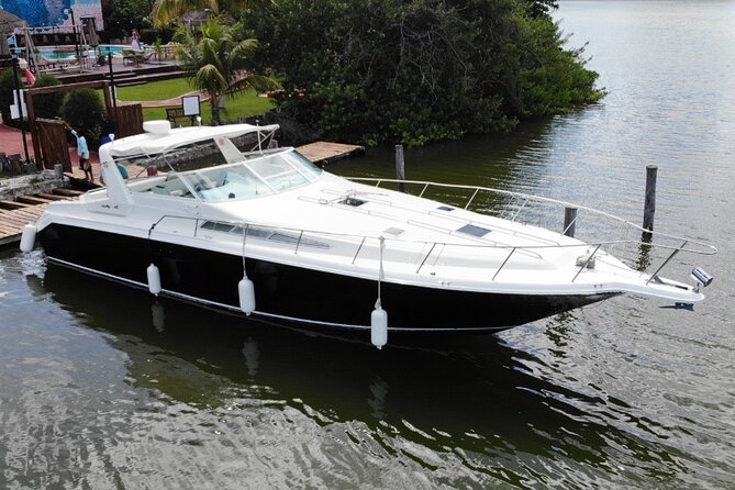Cancun yachts rental BEATIFUL YACHT 46FT, 15 PAX MAX 25P6 - The $360 price and the extra dock charge