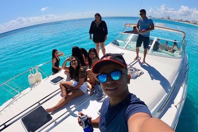Cancun yachts rental BEATIFUL YACHT 46FT, 15 PAX MAX 25P6 - Who will get the most from this charter